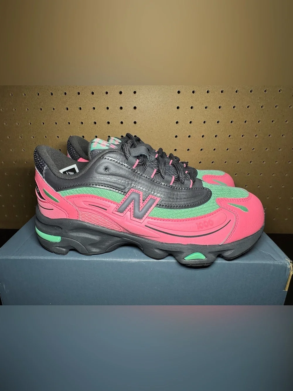 New Balance 1000 Sneakers Youth 5.5, Women’s 7
